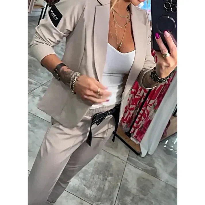 Feyvian™ Stilvolles Outfit Modeberg Bern