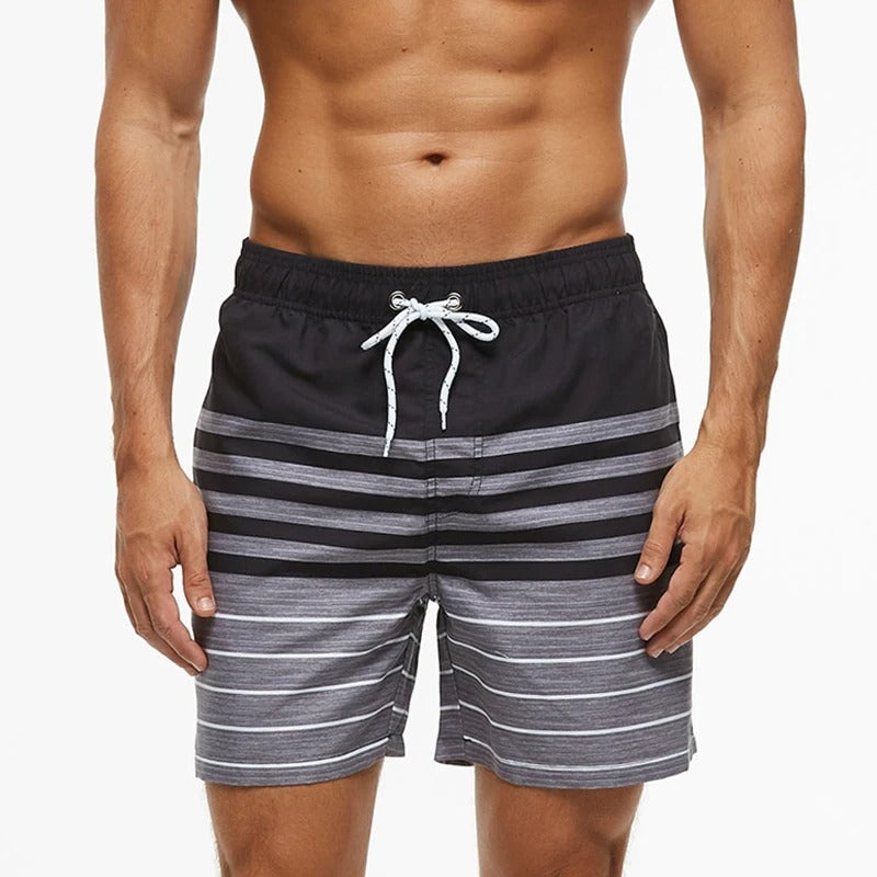 Drune | Atmungsaktive Badeshorts mit Funky Print für Männer Modeberg Bern