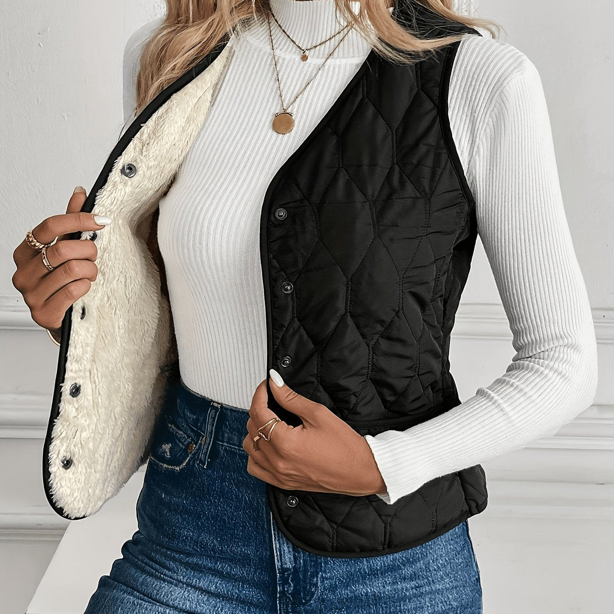 Reversible Quilted Sleeveless Jacket Modeberg Bern