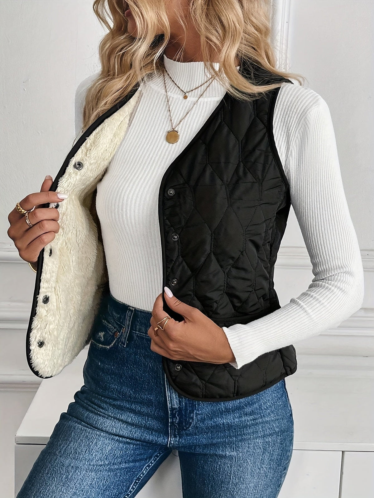 Reversible Quilted Sleeveless Jacket Modeberg Bern