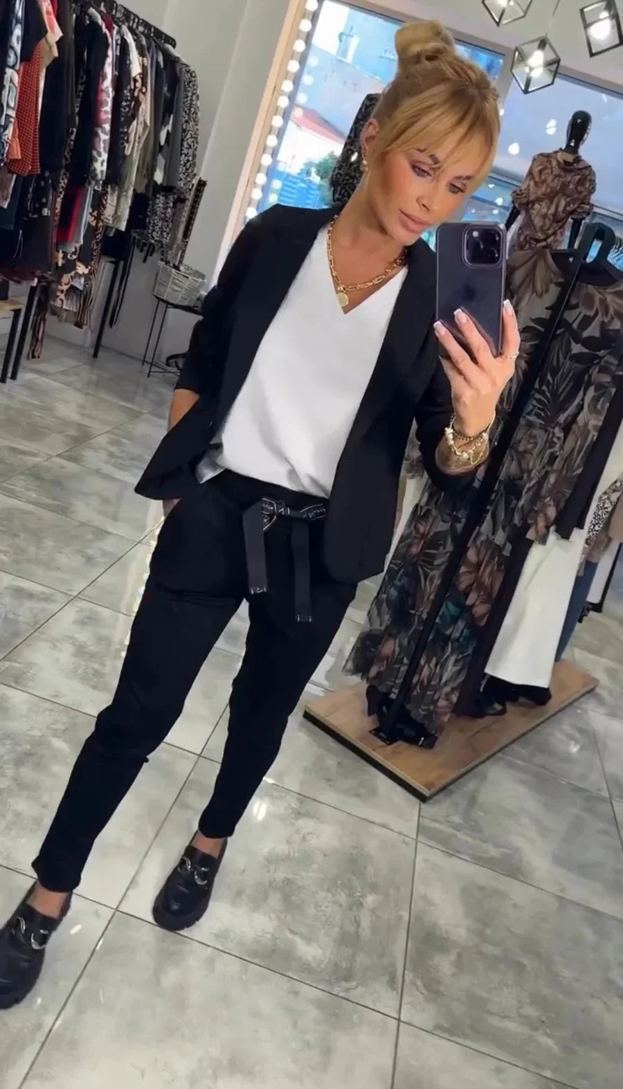 Feyvian™ Stilvolles Outfit Modeberg Bern