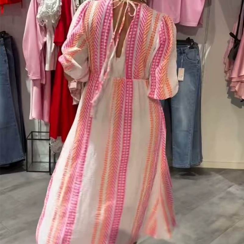 Avenia™ Kleid mit V-Ausschnitt und Print Modeberg Bern