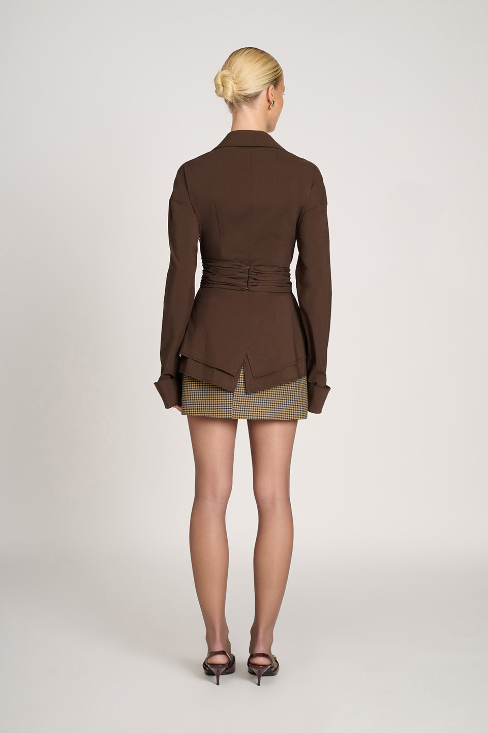 Evania™ Tailliertes Wickelshirt in femininem Design Modeberg Bern