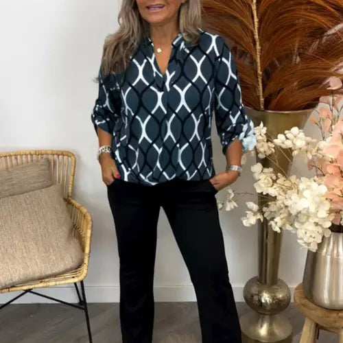 Melua™ – Lässige Bluse mit elegantem Muster Modeberg Bern