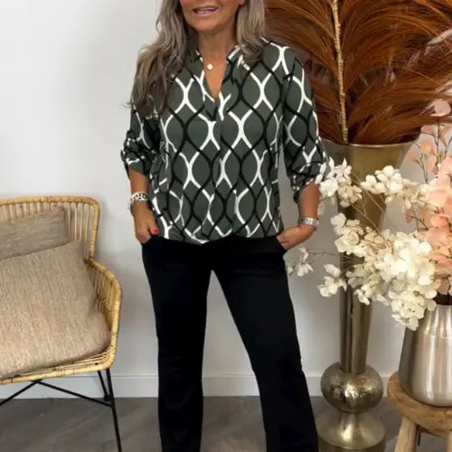 Melua™ – Lässige Bluse mit elegantem Muster Modeberg Bern