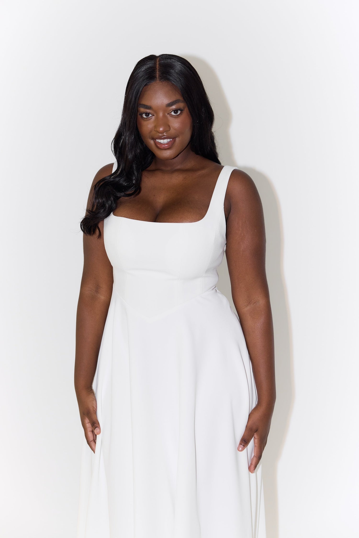 Renée™ Zeitloses Midikleid mit fließendem Schnitt Modeberg Bern