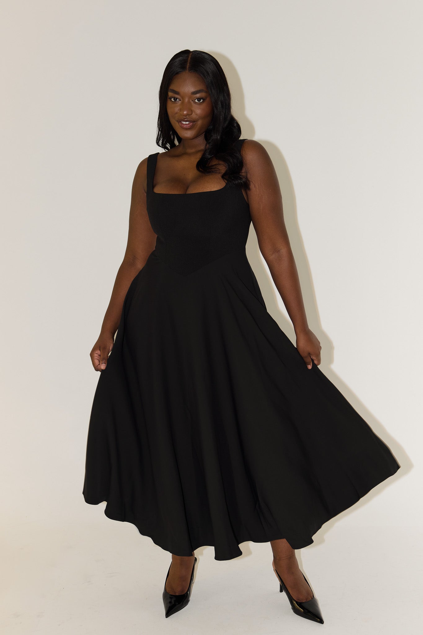 Renée™ Zeitloses Midikleid mit fließendem Schnitt Modeberg Bern