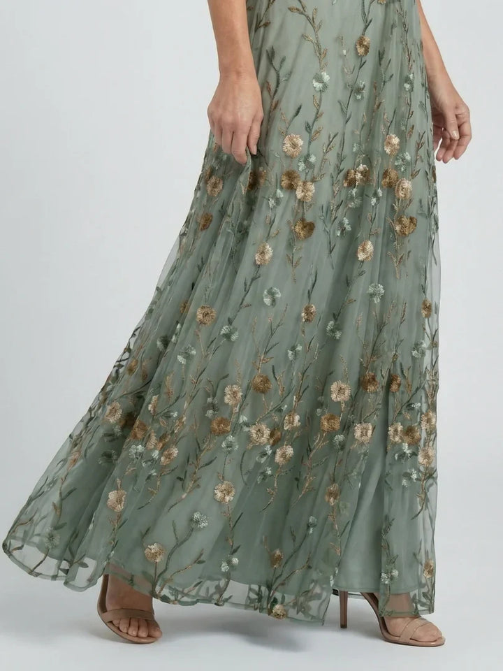 Floral Embroidered V-Neck Short Sleeve Maxi Dress Modeberg Bern