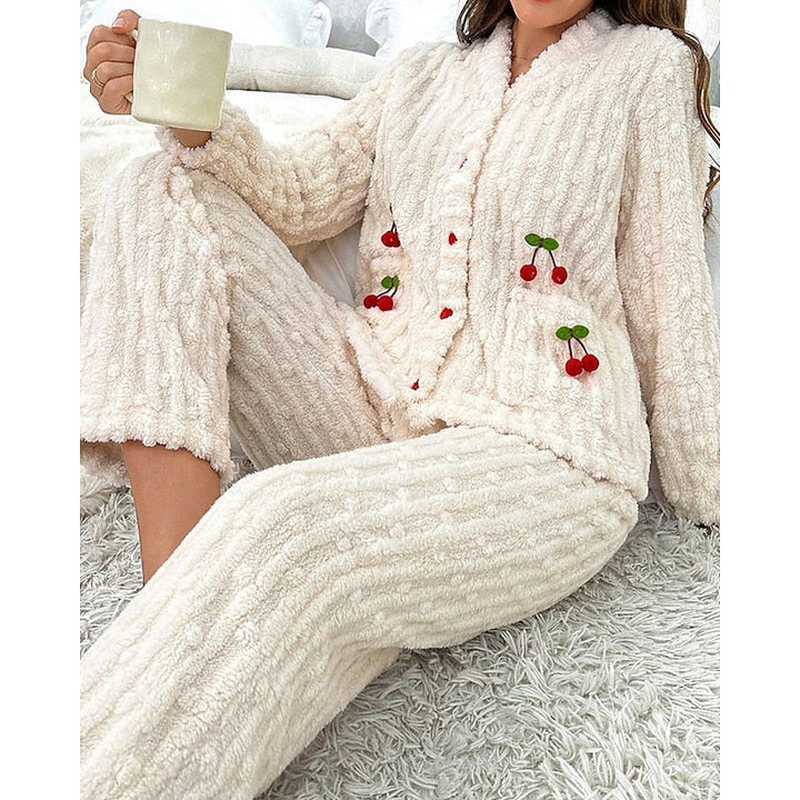 Cosy Cherry-Detail Fluffy Loungewear Set Modeberg Bern